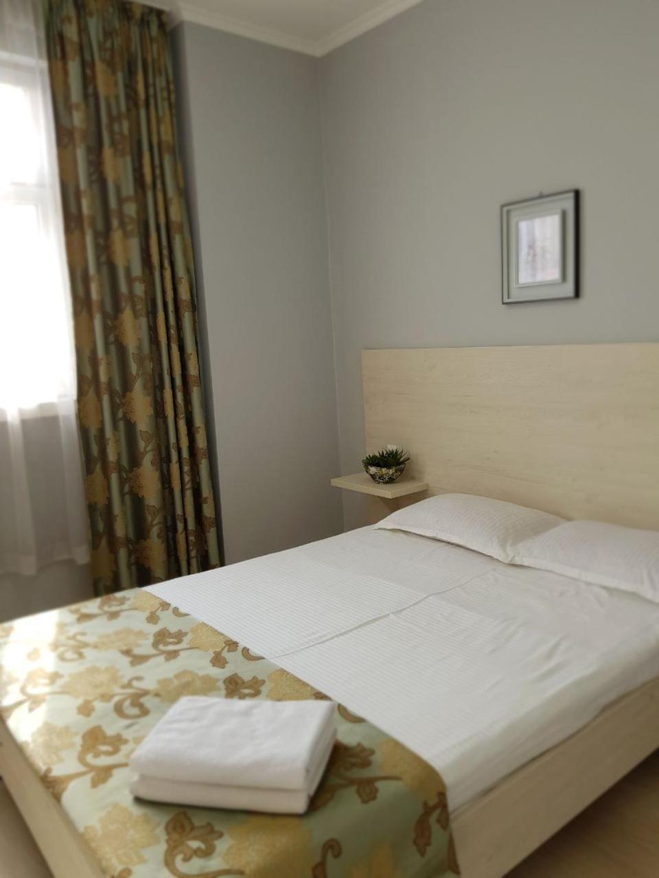 Sky Hotel Bishkek Exterior foto